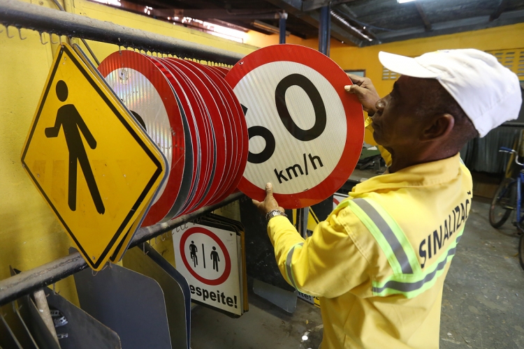 Vandalismo e roubo de placas gera mais custos à SMTT - SMTT Aracaju